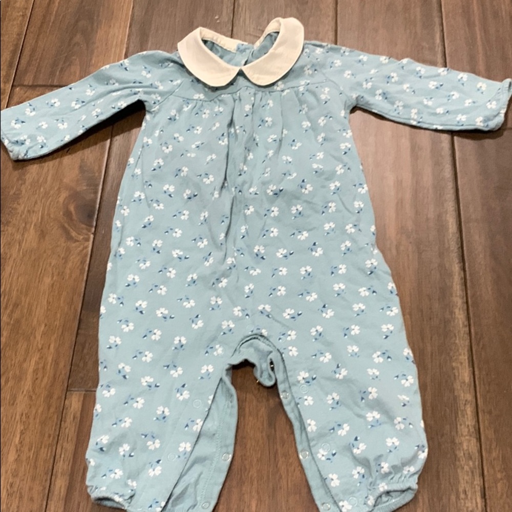 6-12 month baby GAP flower print onesie